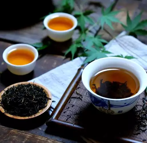 《45 种常用茶叶品鉴法》电子书：新手茶道入门指南 免费下载